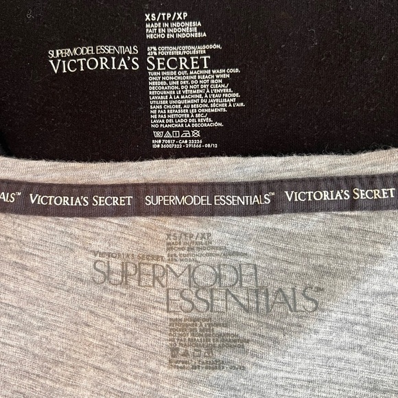 Victoria's Secret Graphic Tees Set - Picture 5 of 5